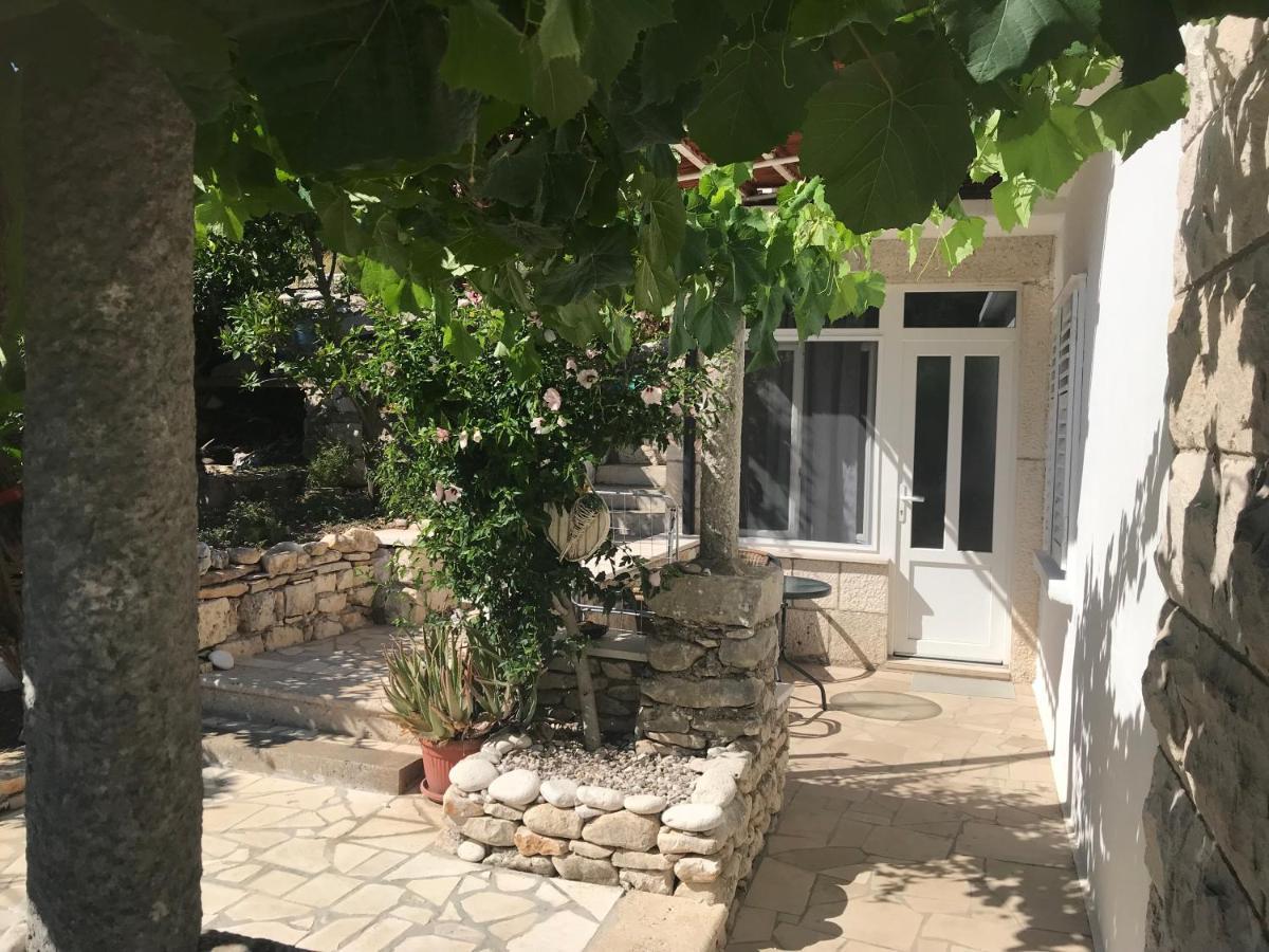 Апартаменти Apartman Flora'S Garden Корчула Екстер'єр фото